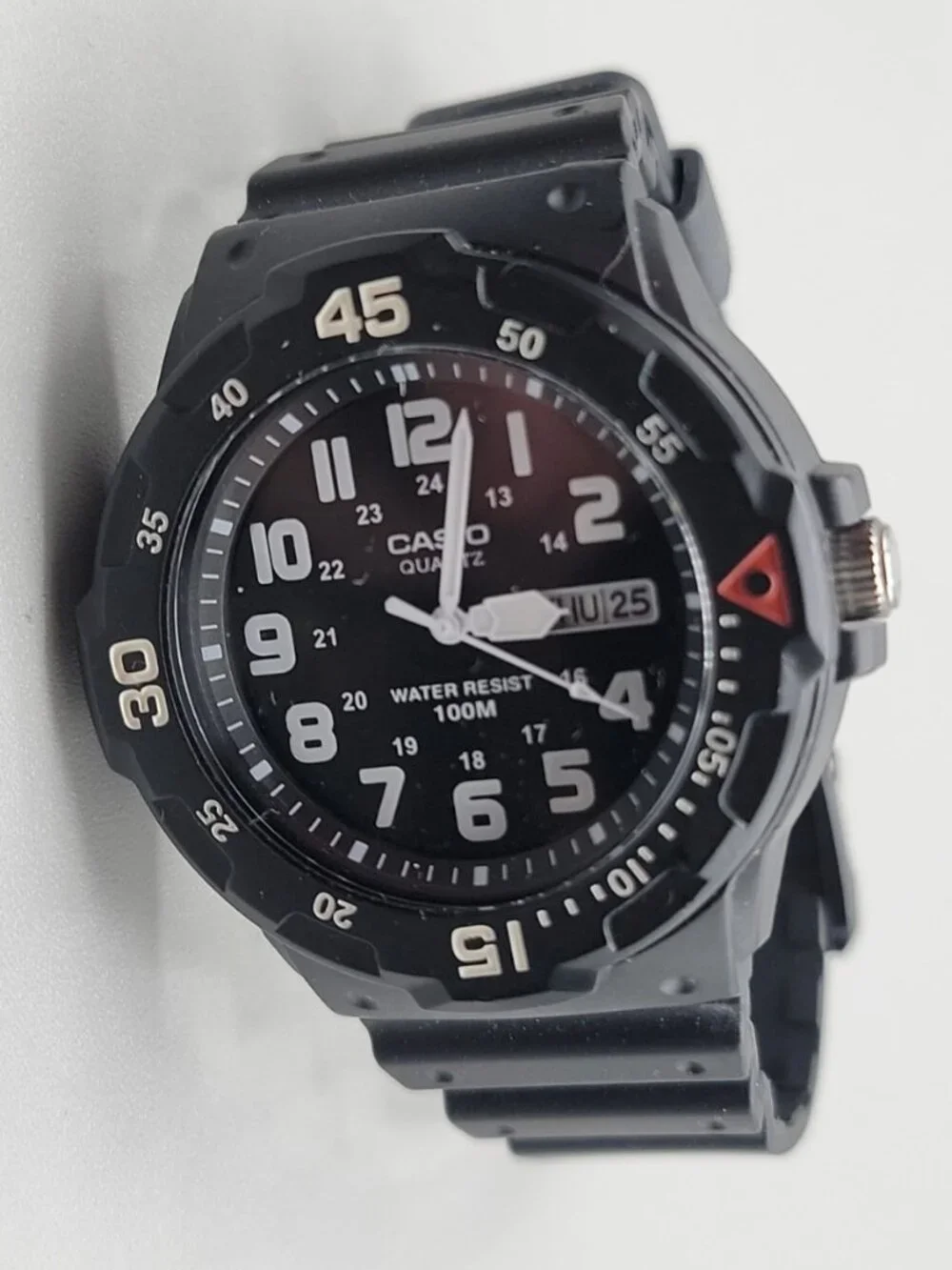 Casio Sports 5125 Unisex Quartz Watch Day/Date 28mm 9